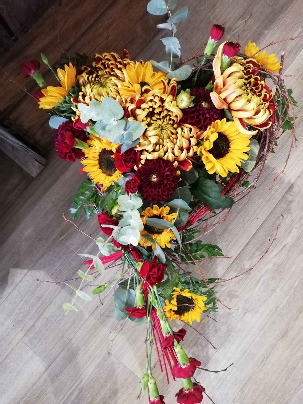 Valentine's Flowers Spray Florist Bouquet Fresh Kings Lynn West Norfolk Flowers On The Green